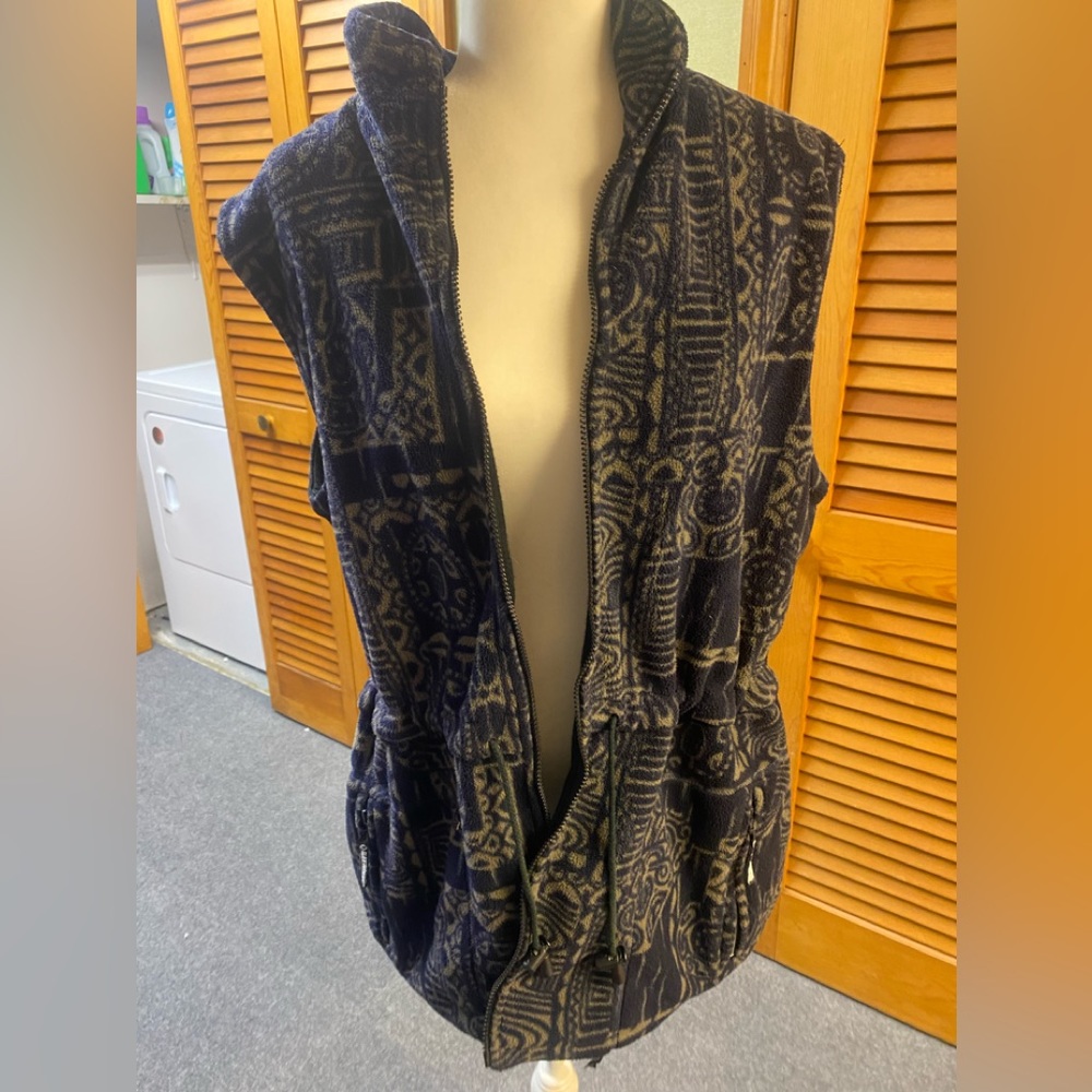 Black diamond fleece vest